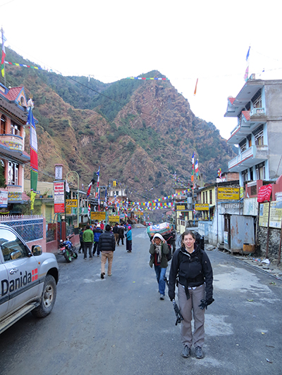 Up early and on our way out of Syafru Bensi.