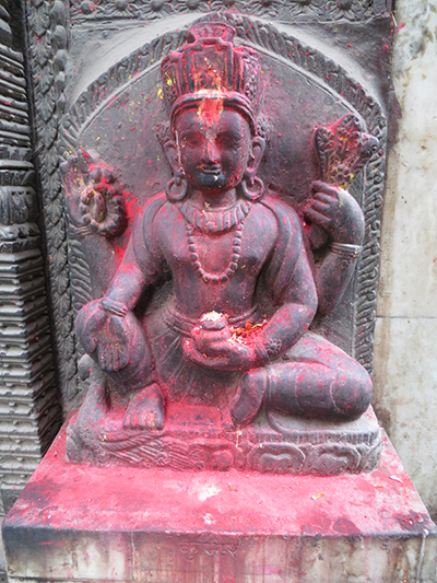 Even the statues were celebrating. 